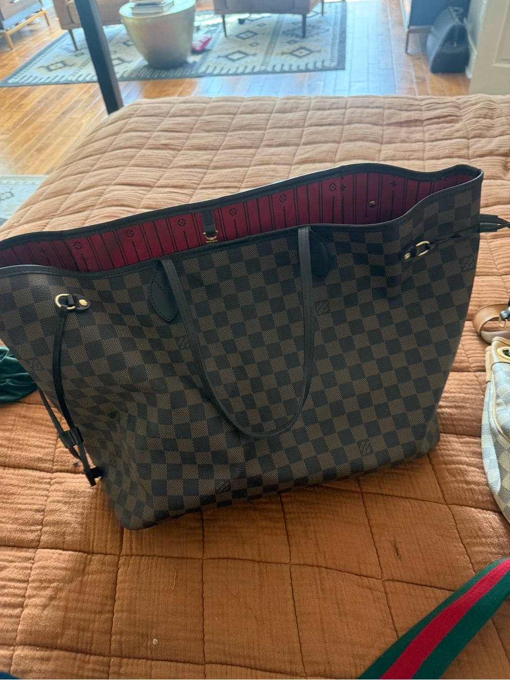 Authentic Louis Vuitton GM Damier